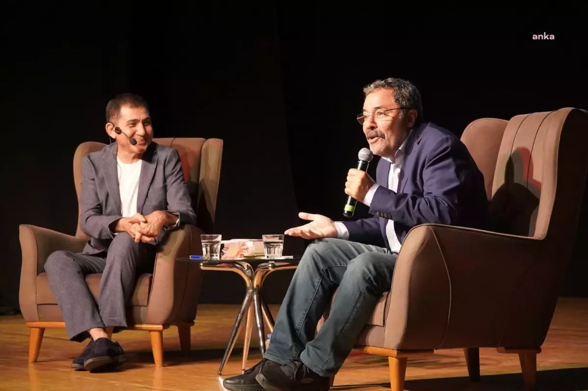 Ahmet Ümit, İzmir Sanat Söyleşileri’nde Okurlarıyla Buluştu