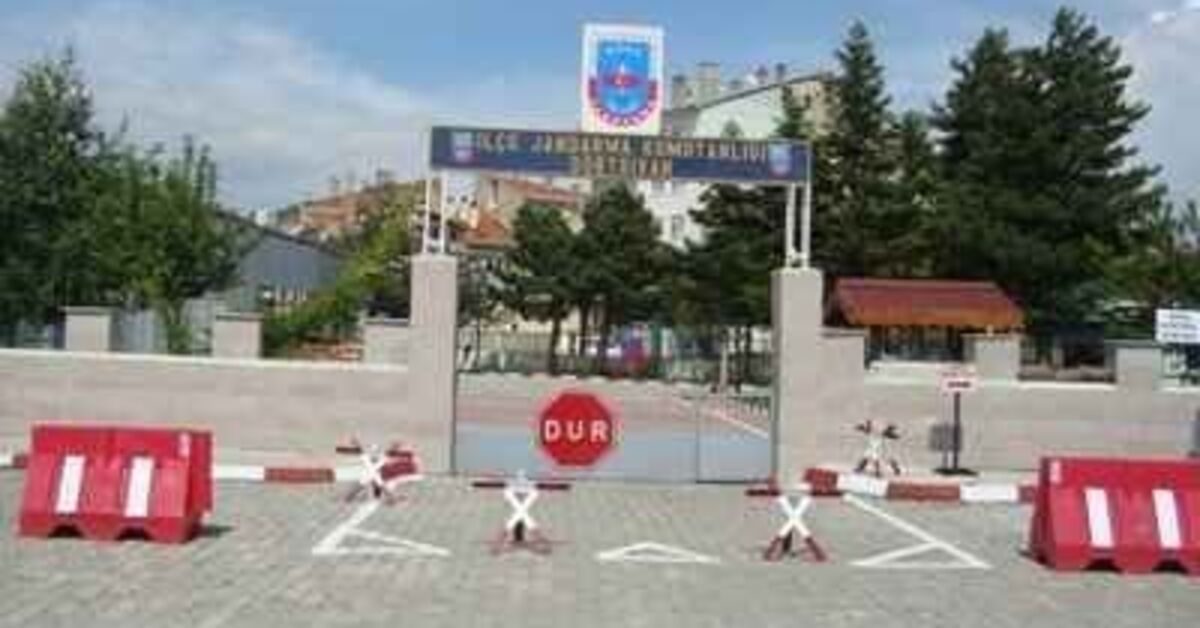 Kaymakamın makam aracına güvenlik kontrolü yaptıran teğmen görevden alındı