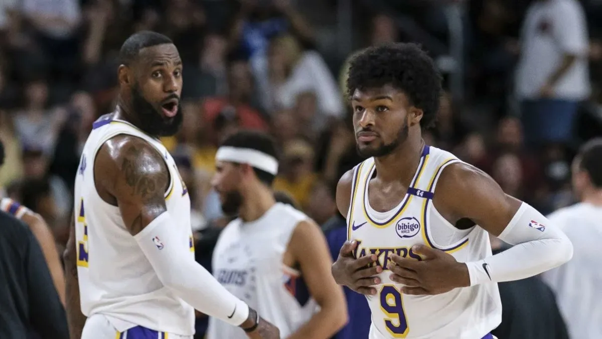 NBA tarihine geçtiler! LeBron James ve Bronny James aynı anda sahada