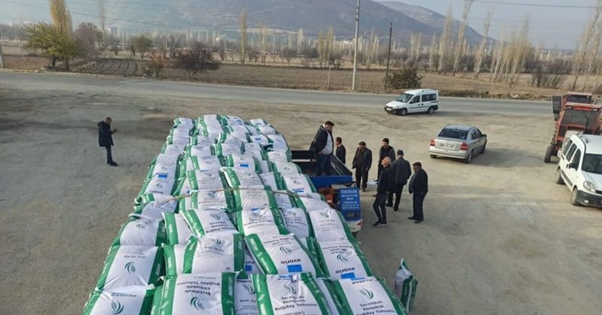Afyonkarahisar’da çiftçilere yüzde 50 hibeli buğday tohumu dağıtıldı