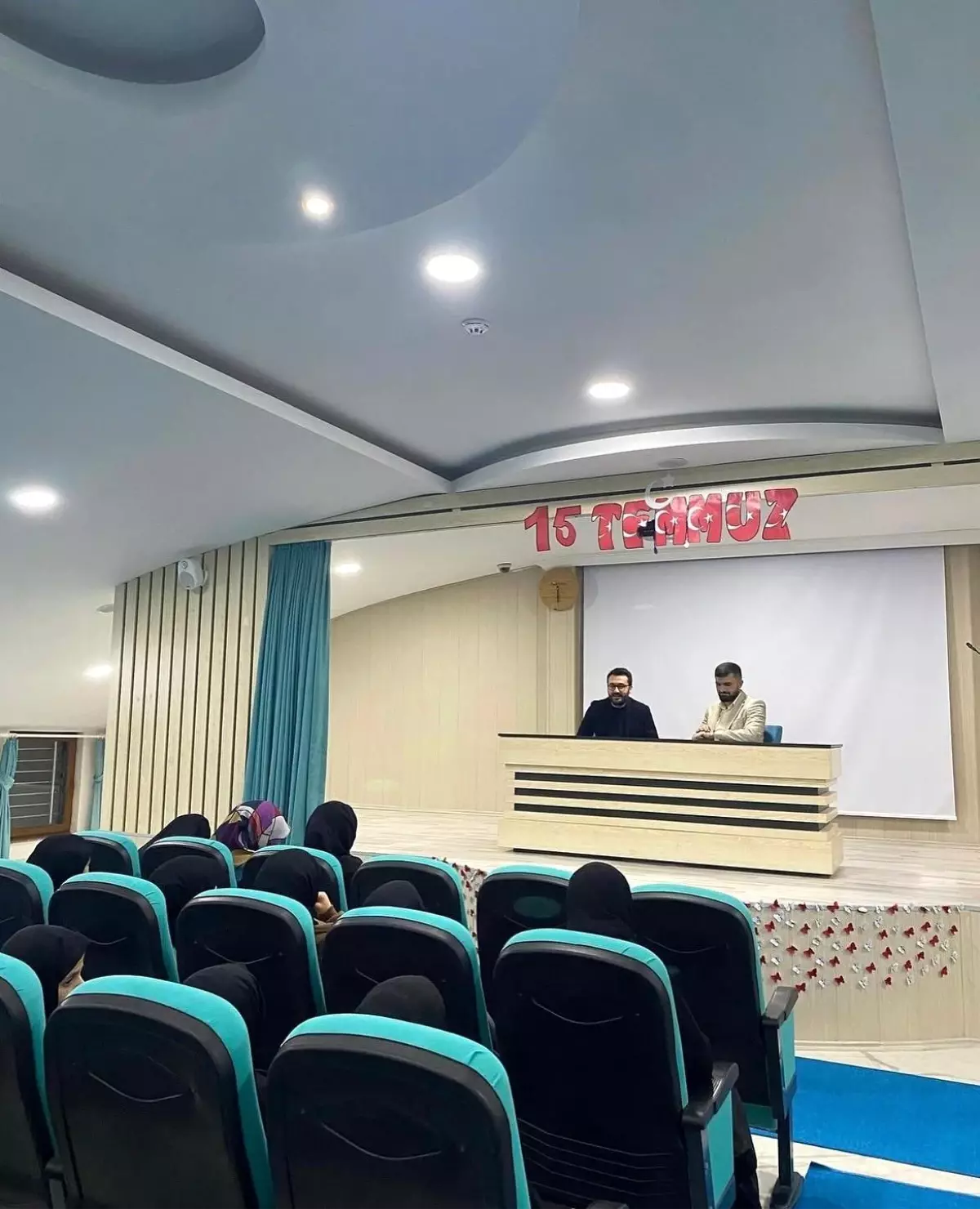 Dr. Demirci, Öğrencilerle Buluştu