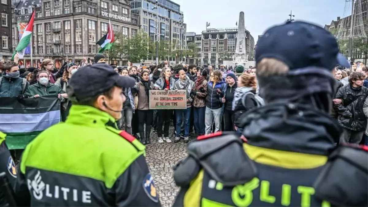 Hollanda’da Hükümet Krizi: Bakan İstifası