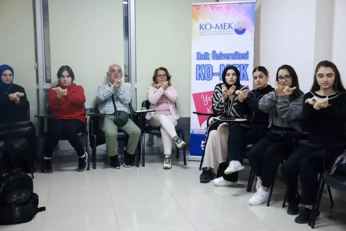 İşitme Engelli Dönürlere İşaret Dili Eğitimi