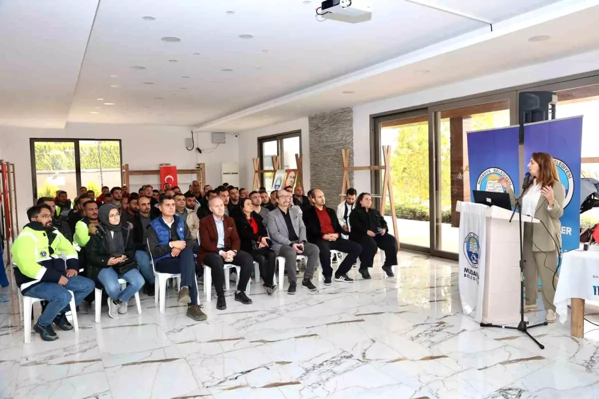 Mudanya’da Serbest Dolaşan Hayvanlar İçin Eğitim Düzenlendi