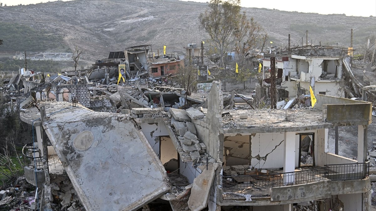 İsrail ateşkesi ihlal edip Lübnan’ı vurdu: 2 ölü