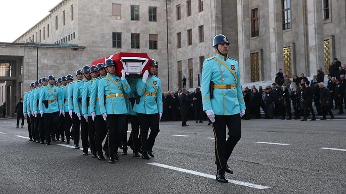 Nahit Menteşe’ye Meclis’te veda