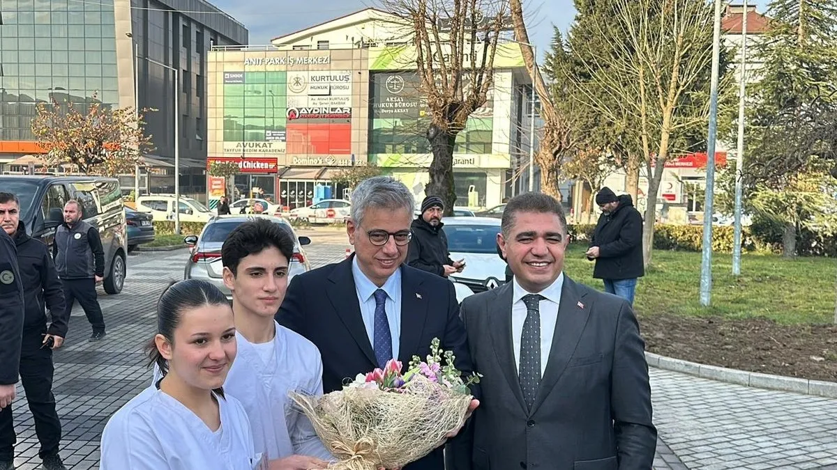 Sağlık Bakanı Memişoğlu, Düzce’de konuştu: “Düzce’ye 500 yataklı yeni bir araştırma hastanesi kazandıracağız, yatırım bütçesine aldık hayırlı uğurlu olsun”