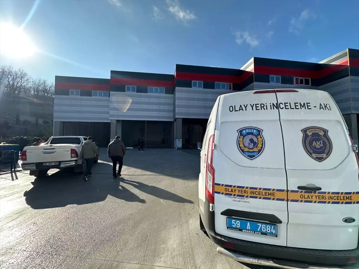 Staj Yapan Öğrenci Yüksekten Düştü, Ağır Yaralandı