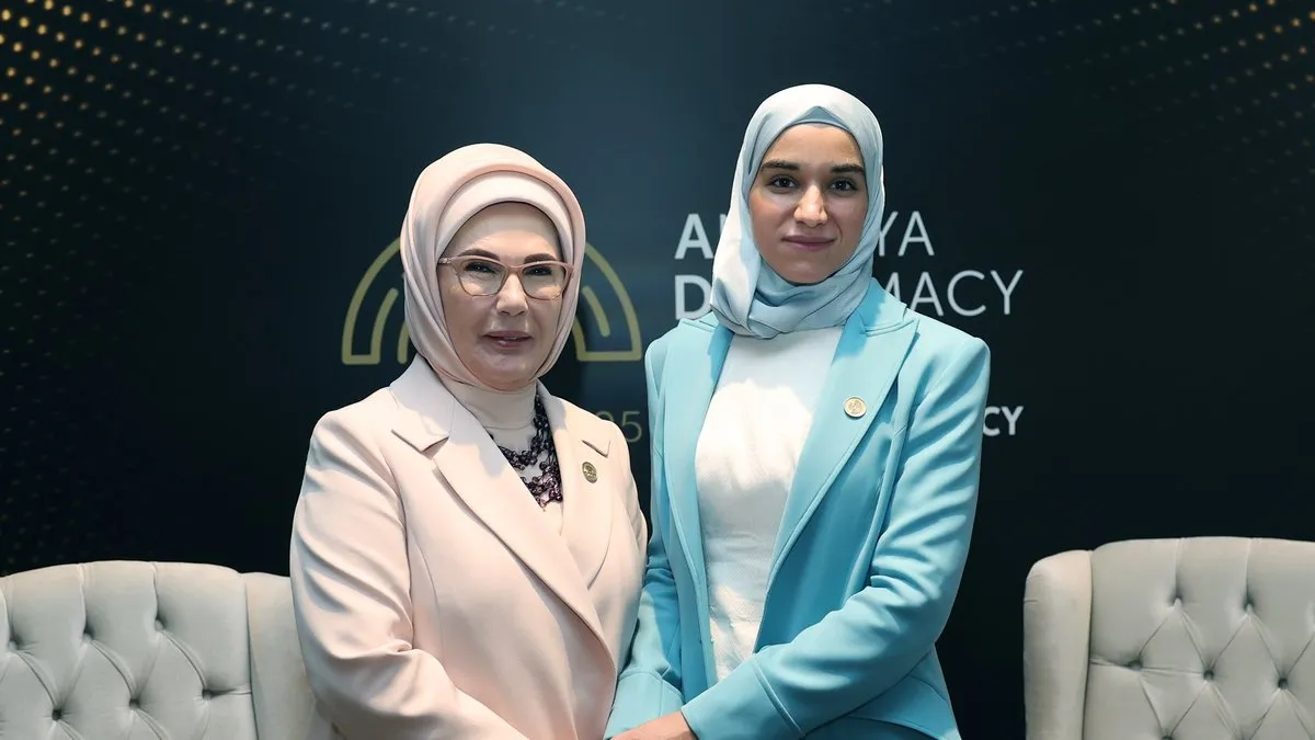 Emine Erdoğan, Suriye Cumhurbaşkanı Şara’nın eşi El Durubi ile görüştü